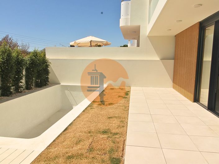 Image No.10-4 Bed House for sale