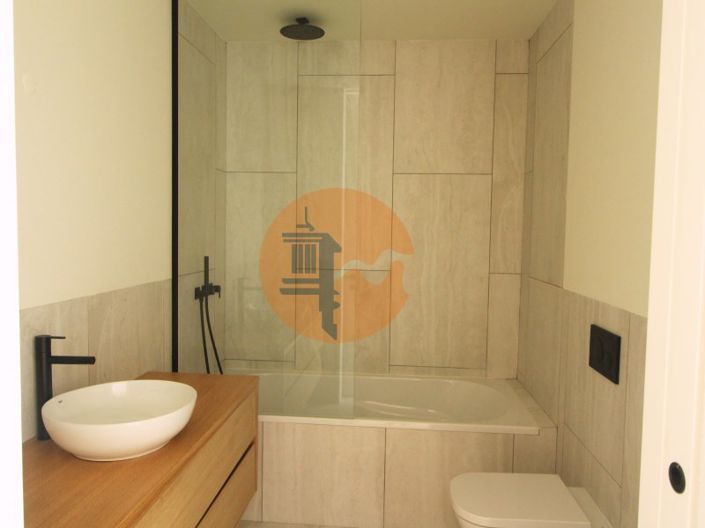 Image No.21-4 Bed House for sale