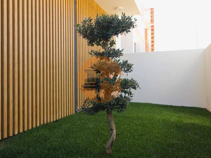 Image No.3-4 Bed House for sale