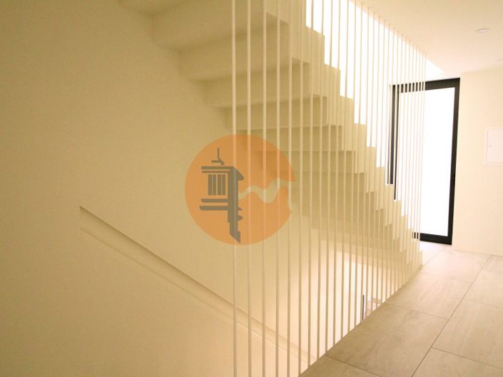 Image No.43-4 Bed House for sale