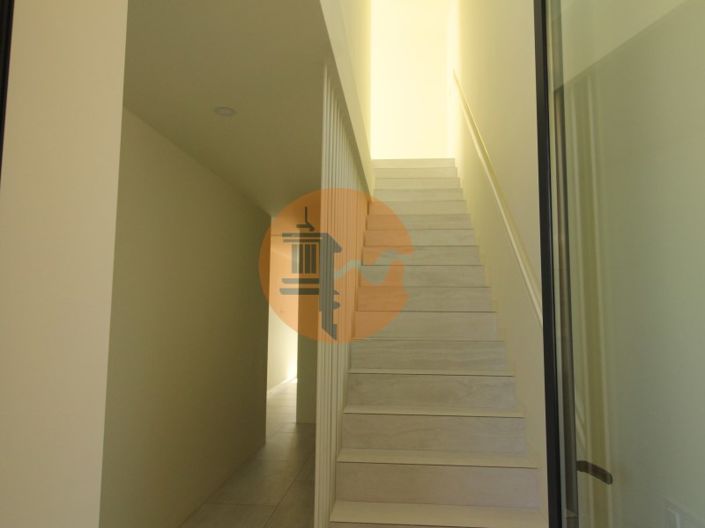 Image No.59-4 Bed House for sale