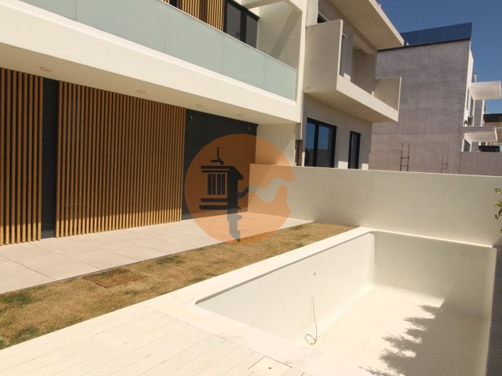 Image No.19-4 Bed House for sale