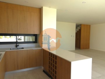 idcaa87e01-0000-0500-0000-000016e75dc1