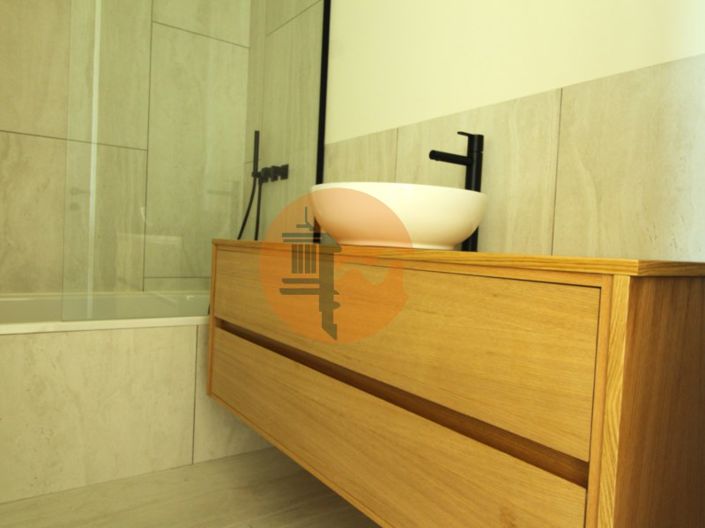 Image No.30-4 Bed House for sale