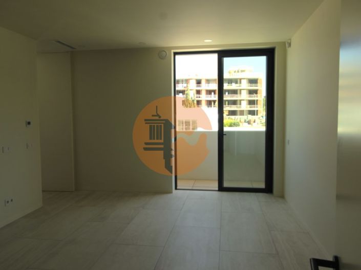 Image No.34-4 Bed House for sale