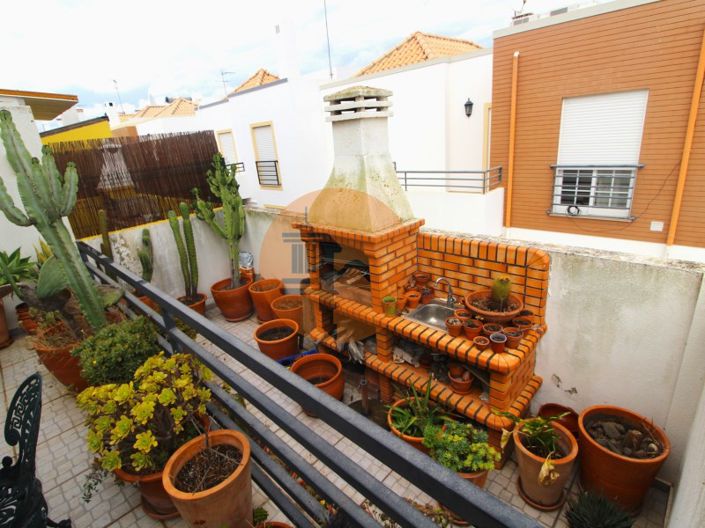 Image No.19-2 Bed House for sale