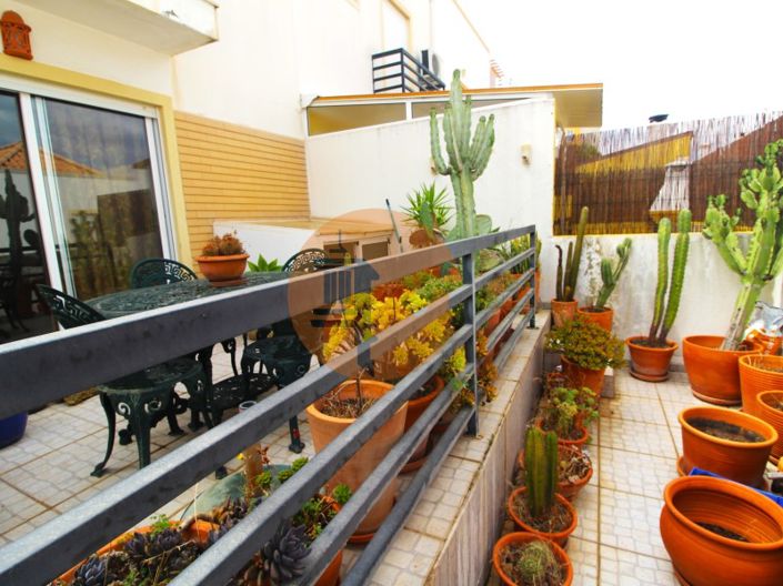 Image No.20-2 Bed House for sale