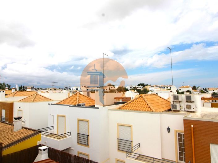 Image No.40-2 Bed House for sale