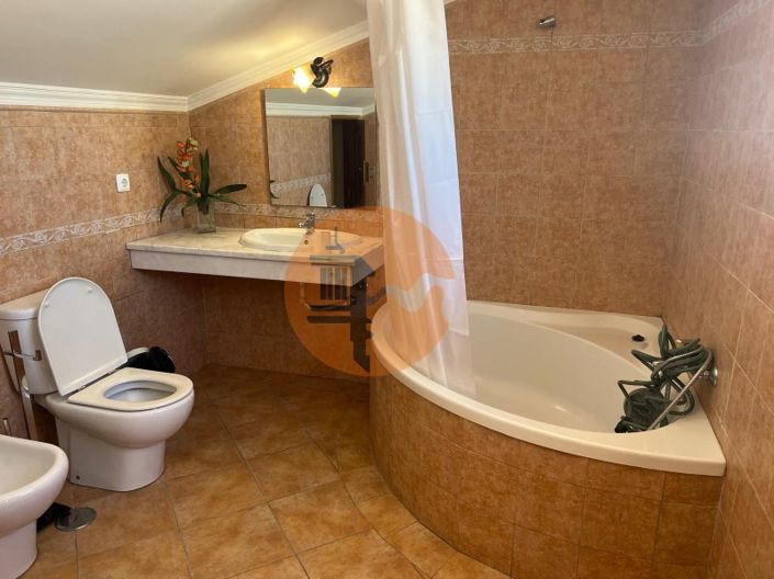 Image No.16-2 Bed House for sale