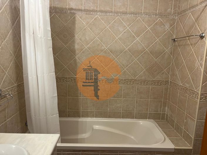 Image No.27-2 Bed House for sale