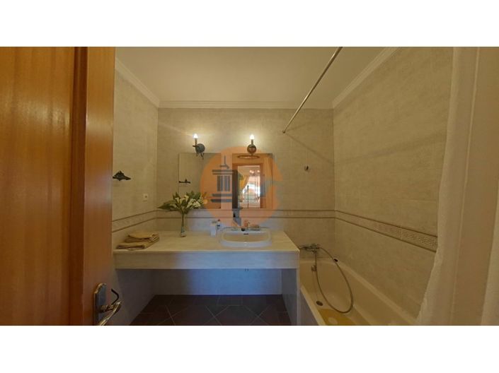 Image No.40-2 Bed House for sale