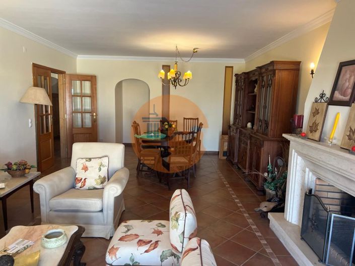 Image No.9-2 Bed House for sale