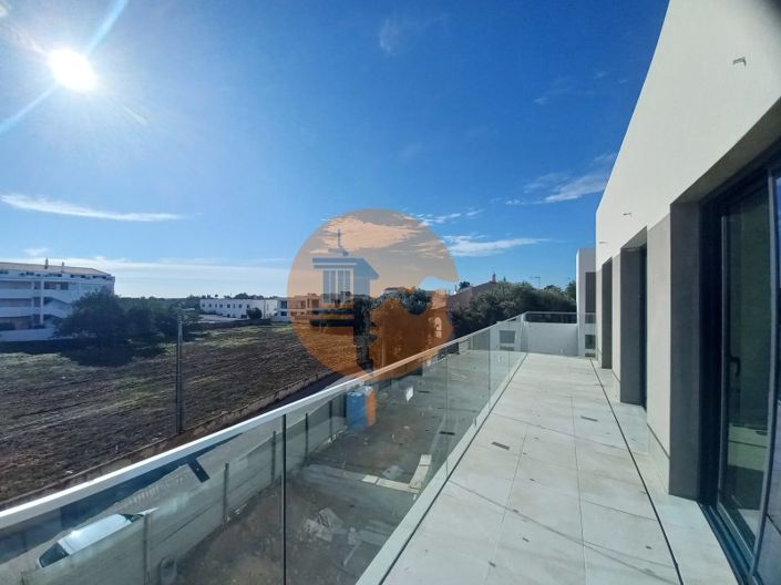 Image No.22-2 Bed Apartment for sale