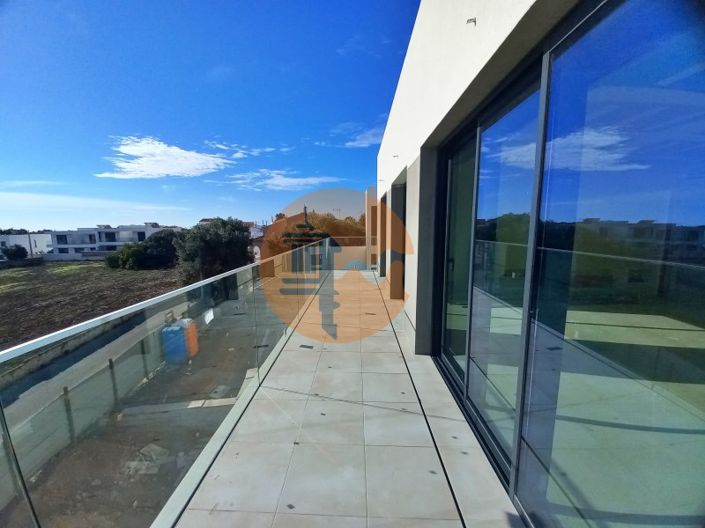 Image No.23-2 Bed Apartment for sale