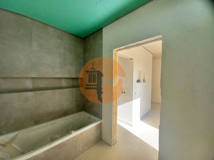 Image No.25-2 Bed Apartment for sale