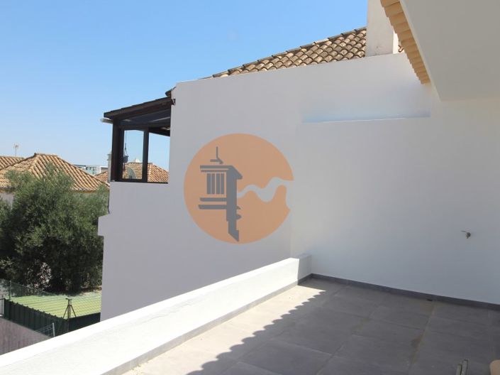 Image No.12-3 Bed House for sale