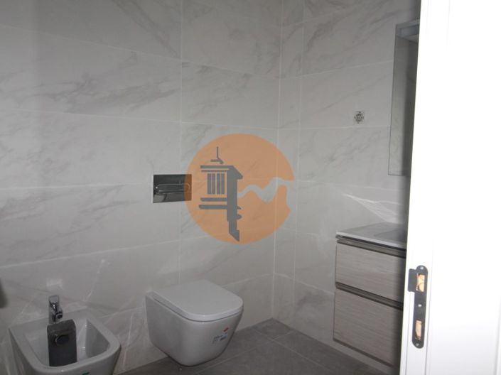 Image No.23-3 Bed House for sale