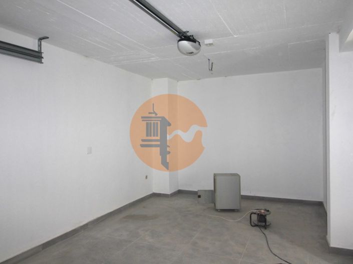 Image No.6-3 Bed House for sale