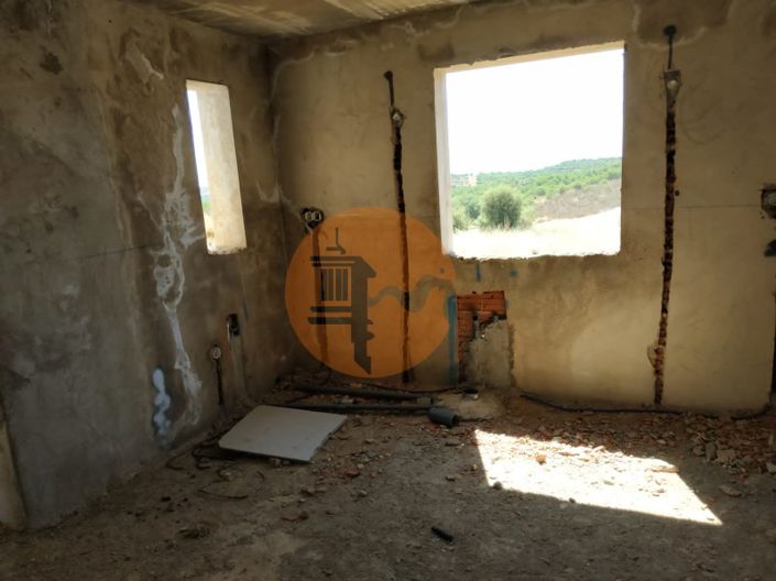 Image No.17-6 Bed Farmhouse for sale