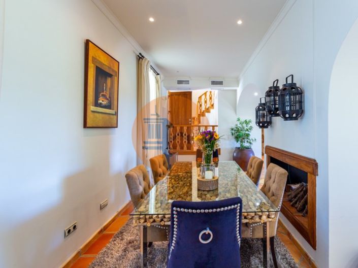 Image No.24-5 Bed House for sale