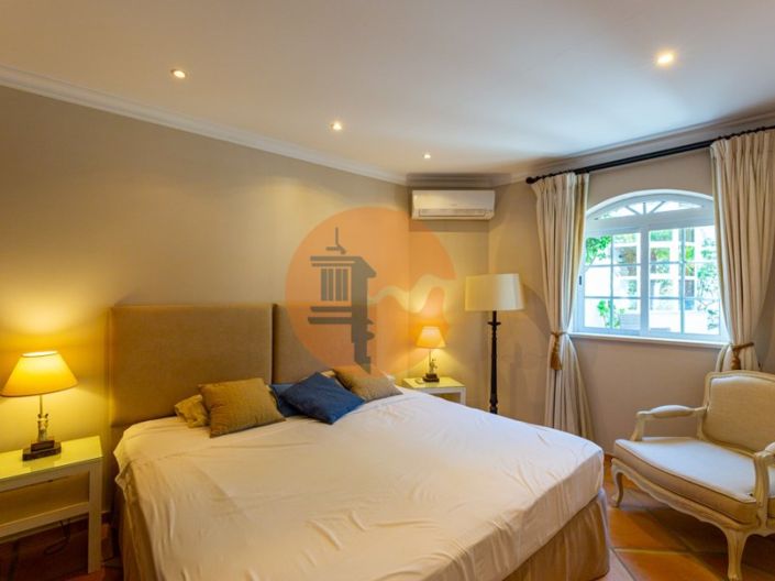 Image No.33-5 Bed House for sale