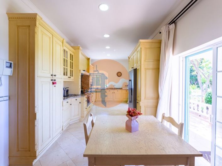 Image No.52-5 Bed House for sale