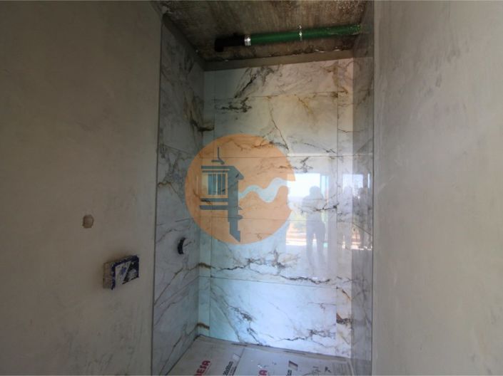 Image No.6-4 Bed House for sale