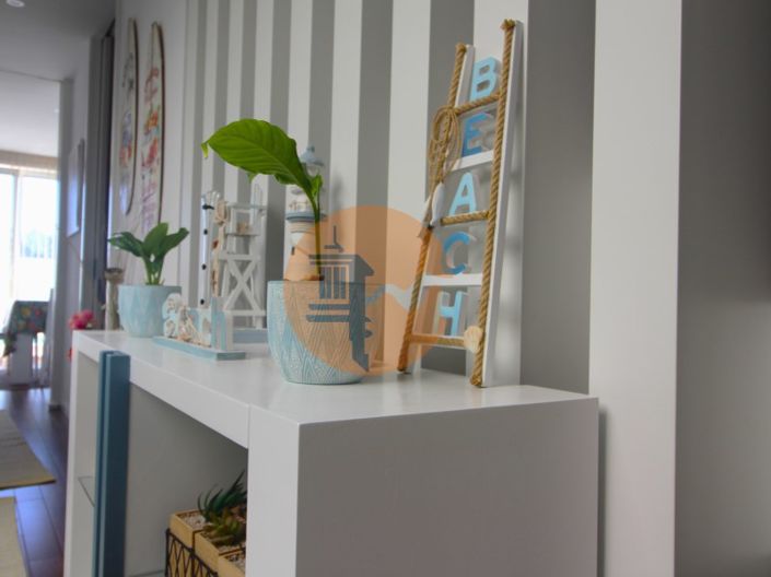 Image No.12-4 Bed House for sale