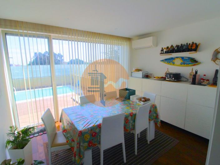 Image No.19-4 Bed House for sale