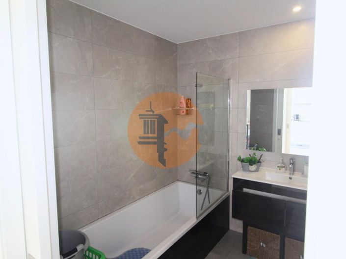 Image No.23-4 Bed House for sale