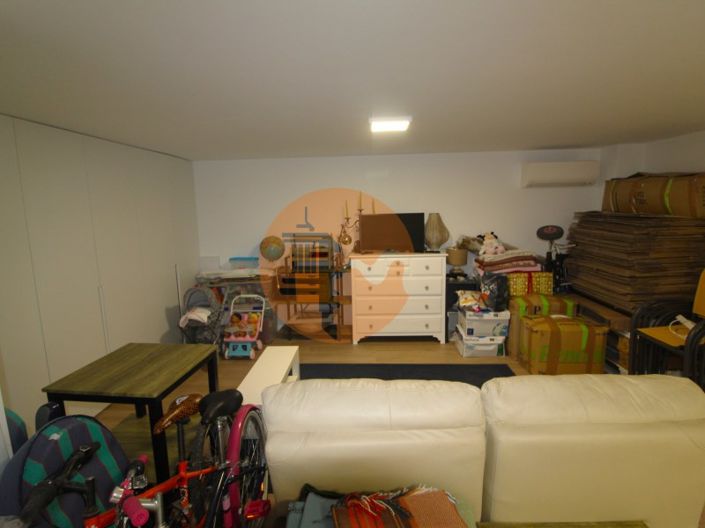 Image No.41-4 Bed House for sale