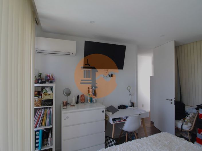 Image No.53-4 Bed House for sale