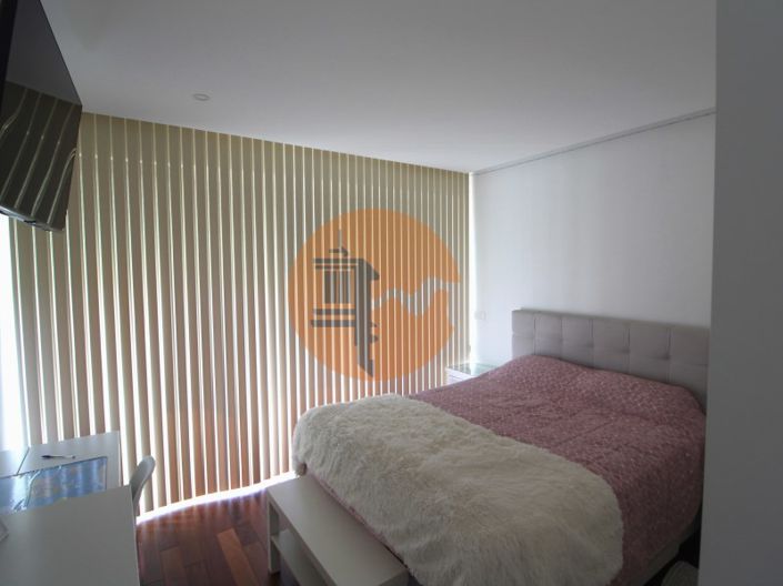 Image No.58-4 Bed House for sale