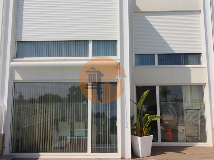 Image No.60-4 Bed House for sale