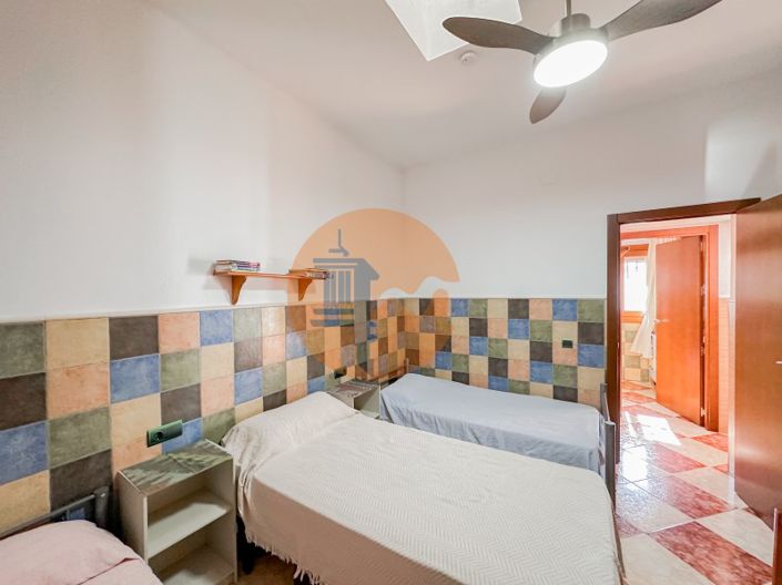 Image No.10-2 Bed House for sale