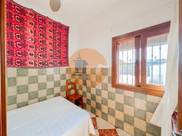 Image No.12-2 Bed House for sale