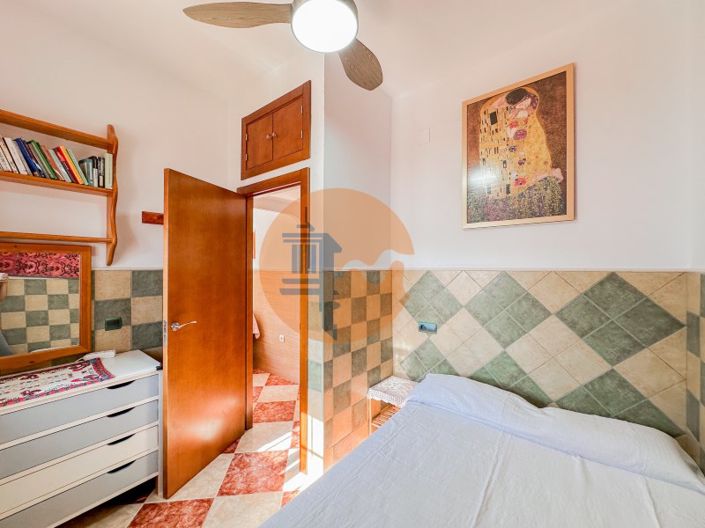 Image No.13-2 Bed House for sale