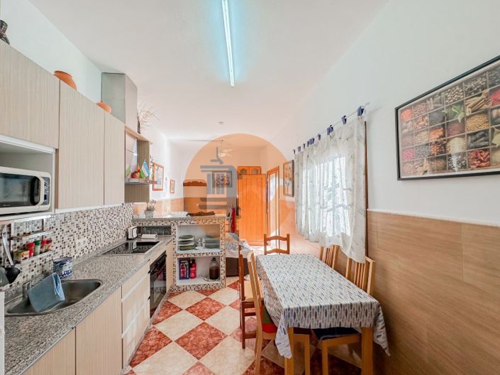 Image No.15-2 Bed House for sale