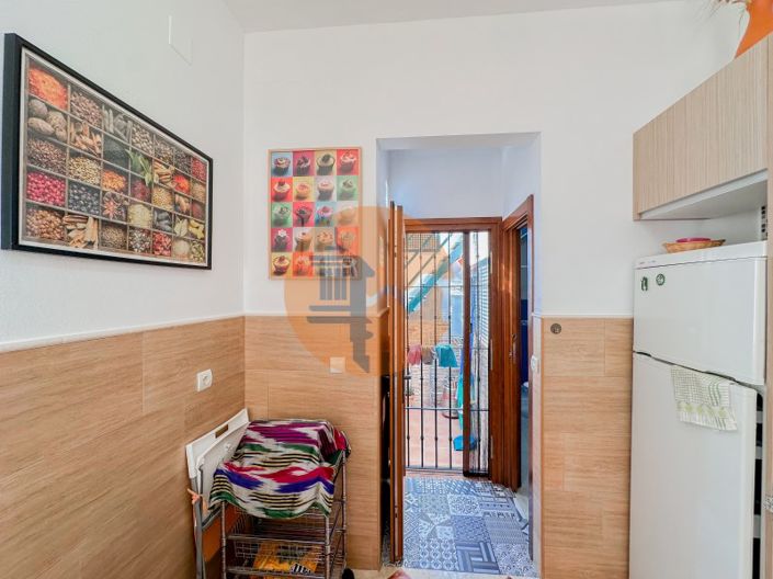 Image No.18-2 Bed House for sale