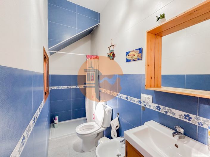 Image No.21-2 Bed House for sale