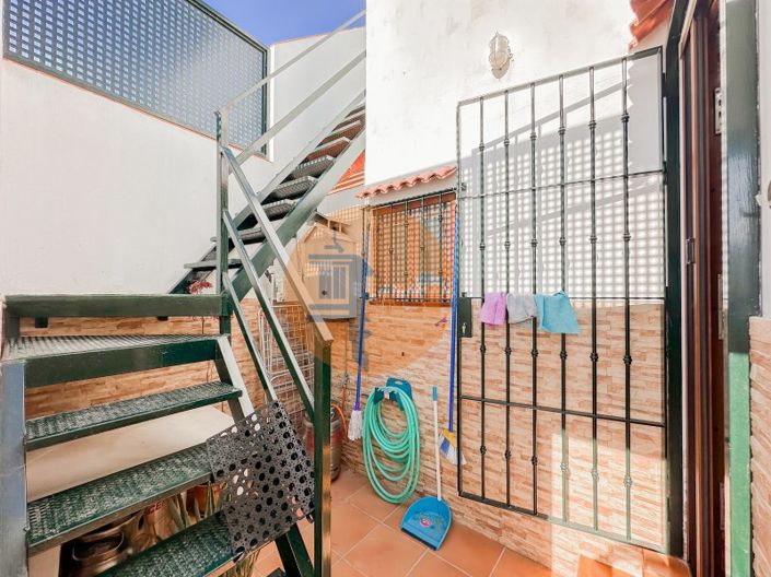 Image No.26-2 Bed House for sale