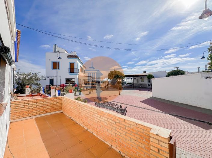 Image No.40-2 Bed House for sale