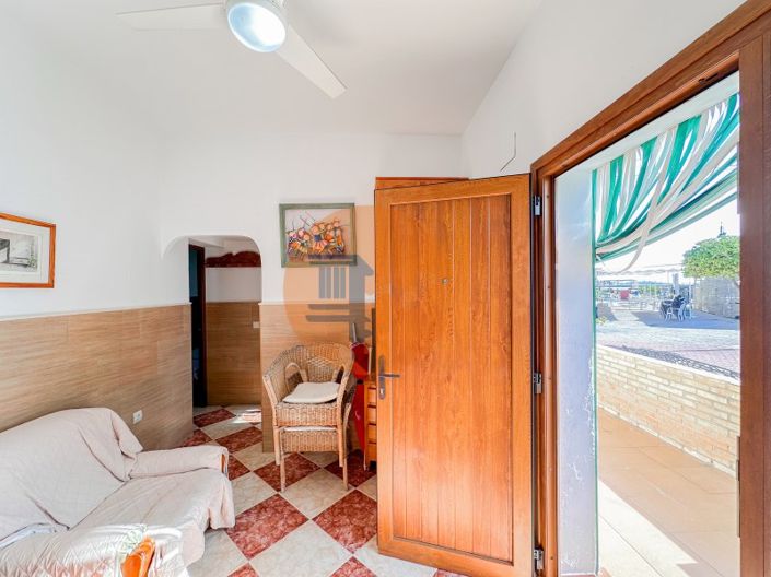 Image No.7-2 Bed House for sale