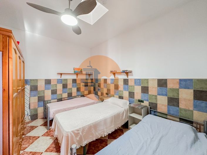 Image No.9-2 Bed House for sale