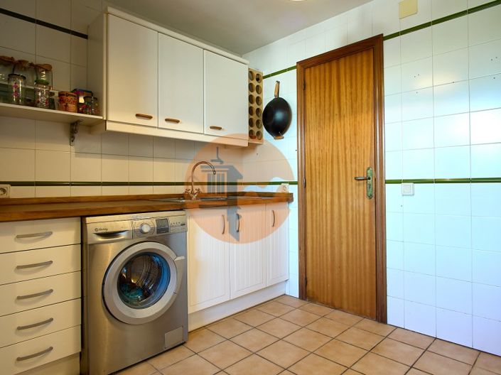 Image No.16-3 Bed House for sale