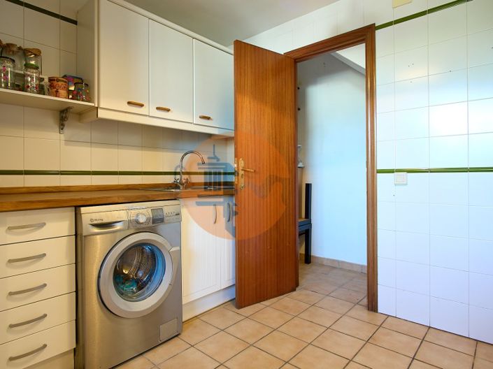 Image No.20-3 Bed House for sale