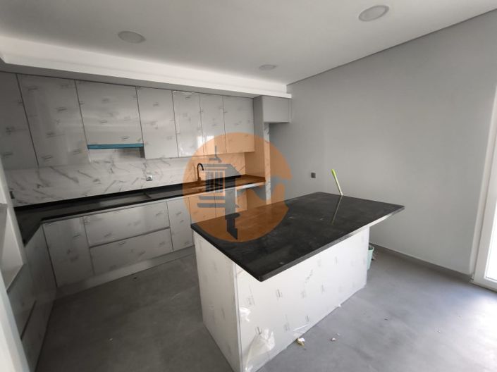 Image No.13-5 Bed House for sale