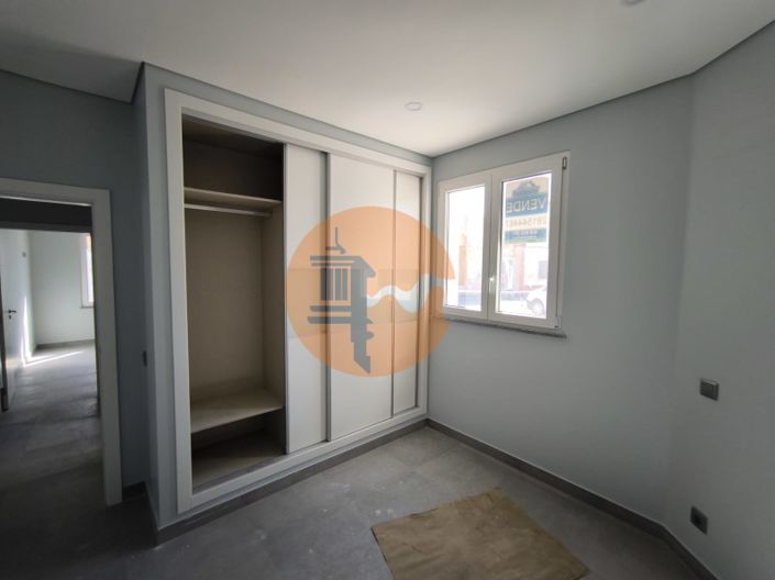 Image No.32-5 Bed House for sale