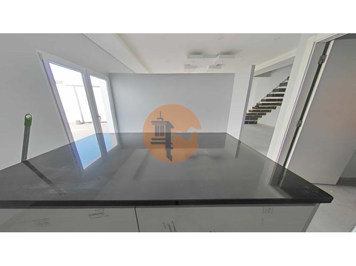 Image No.40-5 Bed House for sale