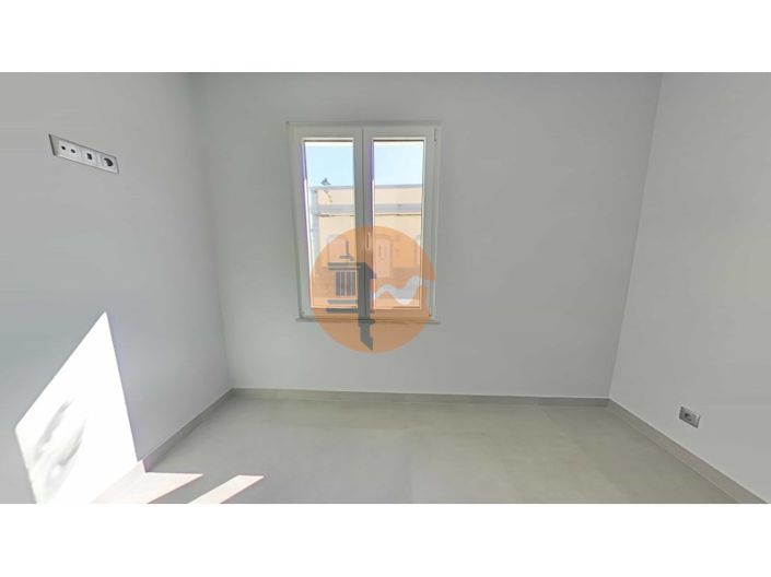 Image No.49-5 Bed House for sale